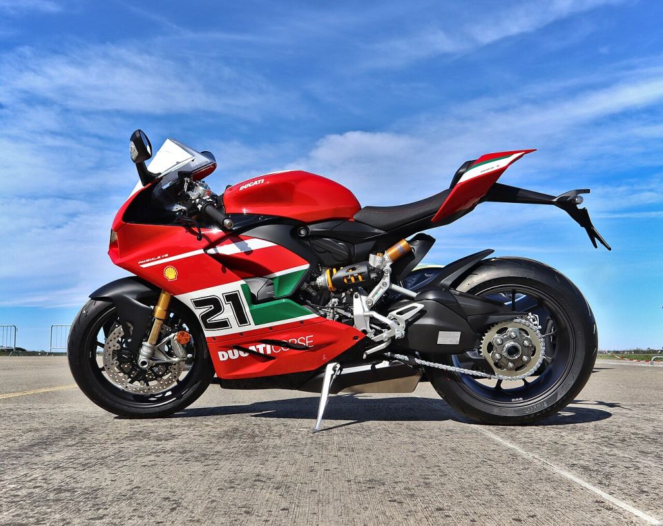 Ducati Panigale V2 2019 fotoğraf 2
