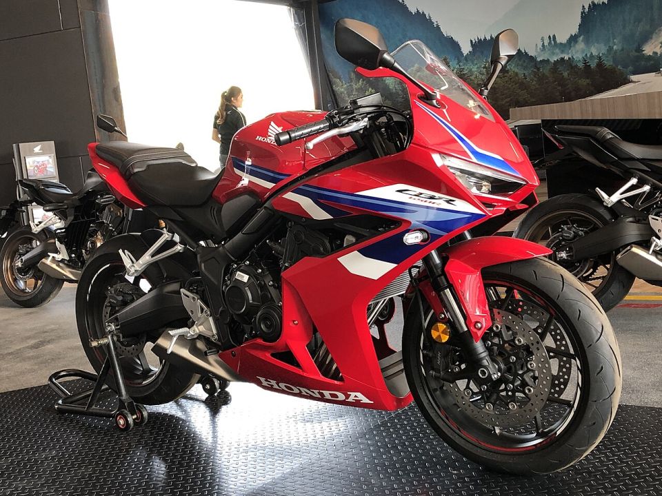 Honda CBR650R 2026 fotoğraf 1