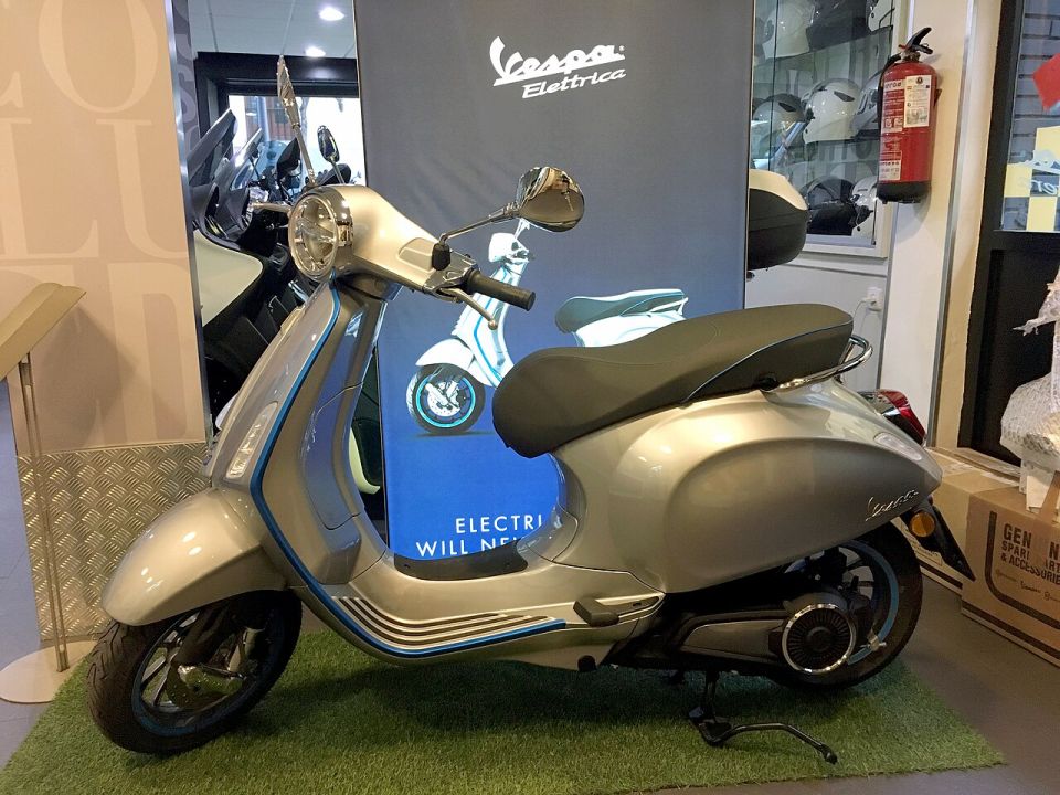 Vespa Elettrica 2023 fotoğraf 1